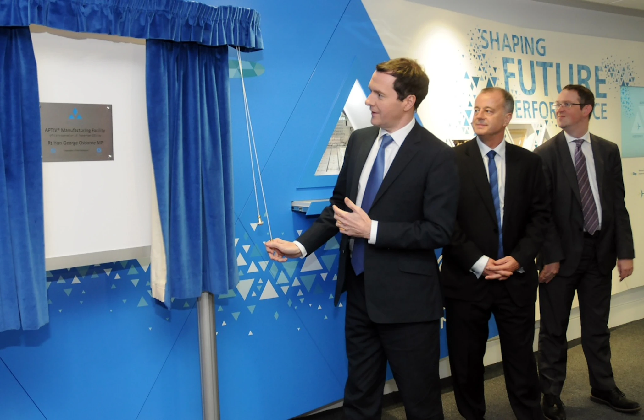 耗资1600万英镑的APTIV薄膜工厂正式投产