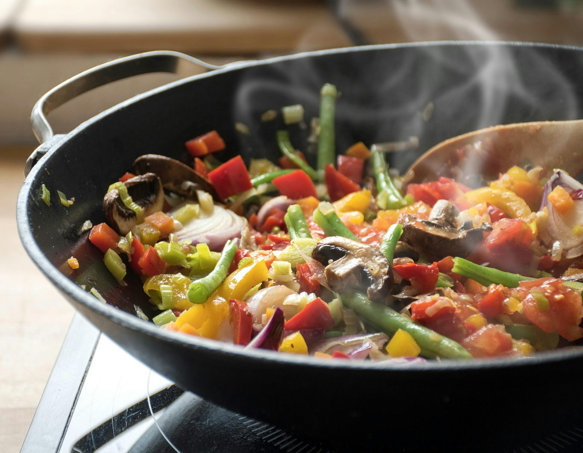 Frying pan that contains Victrex FG polymers 