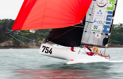 Adrien Marchandise sailboat cruising with LMPAEK™ Hydrofoils